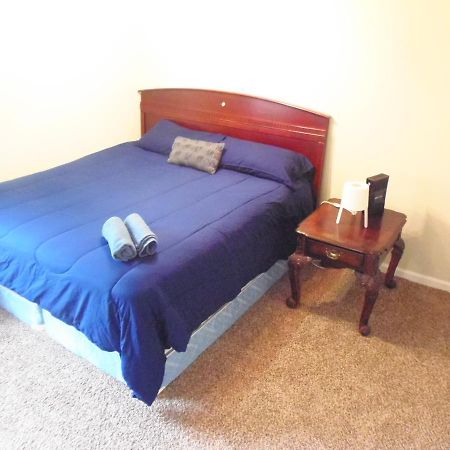 International Hostel Near The Galleria Houston Esterno foto