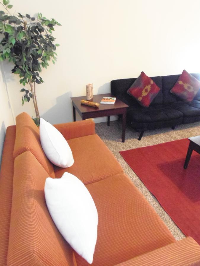 International Hostel Near The Galleria Houston Esterno foto